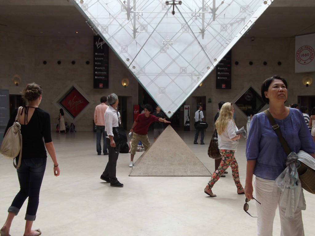 Learn French in Paris and see the sights featured in Dan Brown's Da Vinci Code